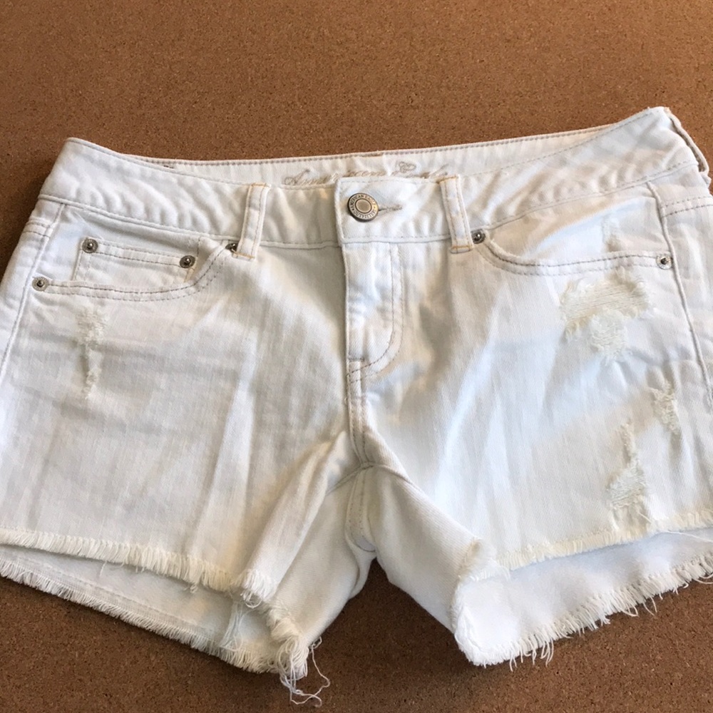 AMERICAN EAGLE white shorts worn once!